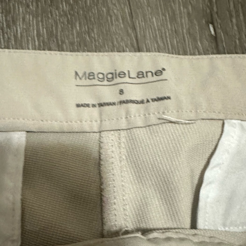 Maggie Lane Women's Flat Front
Tech Golf Pants Active Athletic
Beige Size 8 - Picture 9 of 9